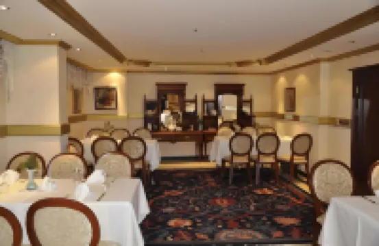 Aruna Hotel