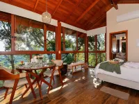 Charmosa Suíte em Sambaqui Hotels near Ponta do Sambaqui Beach