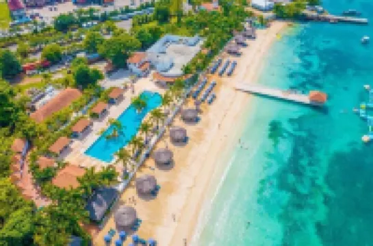 Luxury Overlooking Puerto Seco Beach @ Camelot Village Hôtels à : 