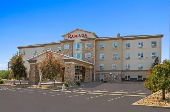 Ramada by Wyndham Drumheller Hotel & Suites