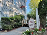 2-Bedroom Apartment in Center Southwest Harbor- "Seawall"