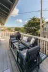 Magical Retreat!  Contemporary and Cozy Park Hill!