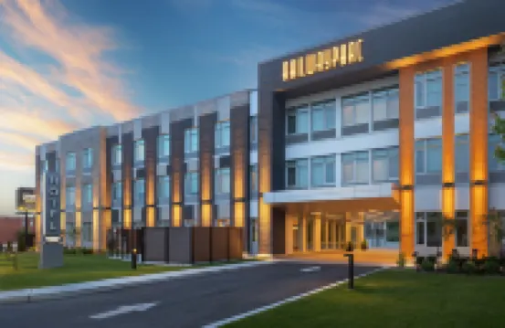 蒙特利爾鐵路公園, 希爾頓啟繽精選飯店