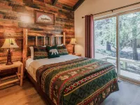 The Bear Cabin: 5Min Walk to Village & 12 Sharc Passes, EV Charger Các khách sạn ở Sunriver