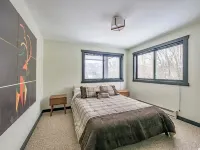 New - Cozy Modern: Stunning Views,3 Mins Ski,BBQ,Fire Pit,Game Room,Walk to Town فنادق في ويندهام