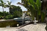 4BR Spacious Paradise Hotels in Siesta Key