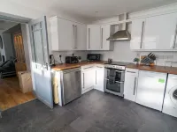 3 bedroom home by the beach Hotels in The Havens