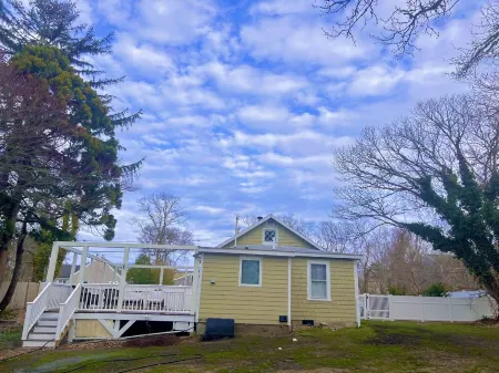 Swan River Cottage - Near Beach, Water View, Kayak,