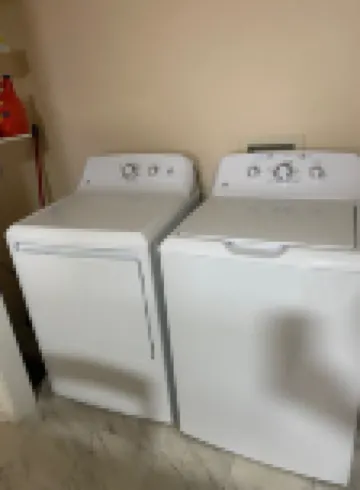 Charming Retreat — Your Home Away from Home 海伍德縣酒店