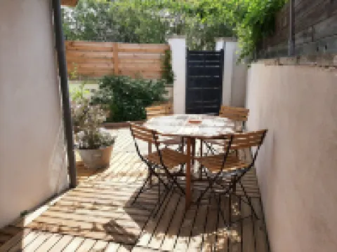 T2 house with small adjoining plot, very nice.