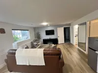 Charming 1-bedroom downstairs unit / suite with living room and AC in Marysville
