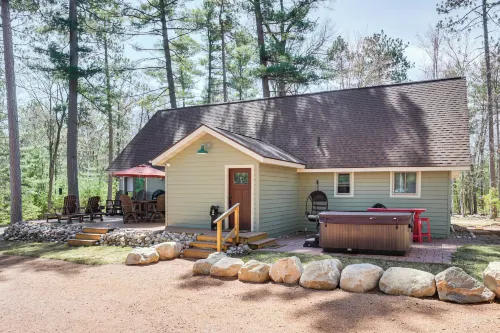 'northwood Tours Escape': Hot Tub & Lake Access! - Wifi