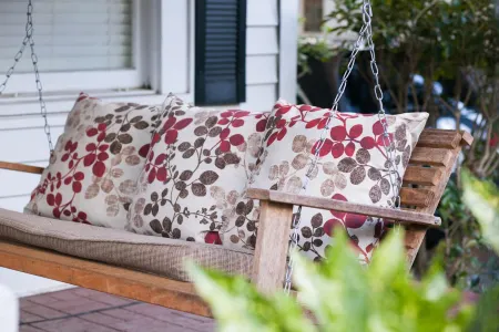 Charming Central Home with Spacious Living Areas - Inviting Comfort