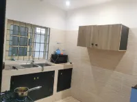 TRÈS BEAU APPARTEMENTS MEUBLÉS À CALAVI CENTRE À BON PRIX au Bénin Отели в г. 