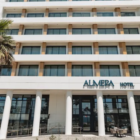 Almera Отели рядом с достопримечательностью «Яффа»