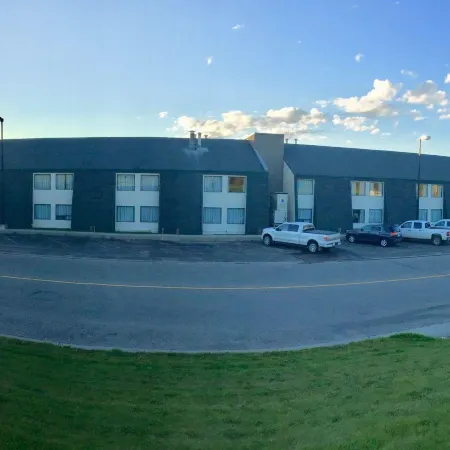 Crestwood Hotel