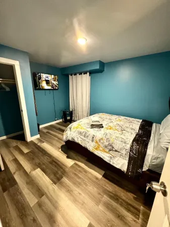 2 bedroom apartment in at NJ/NYC/EWR/SEC 1 bathroom. sitting room and Kitchen Отели рядом с достопримечательностью «Технологический институт Нью-Джерси»