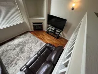 Angkla suits 4-bedroom house located in E.G with WiFi, washer, dryer and garage