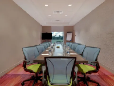 ホーム2 スイーツ バイ ヒルトン レイクウッド ランチ マナティのホテル