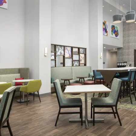 Hampton Inn & Suites Charlotte Airport Lake Pointe