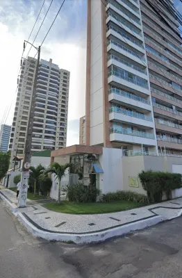 BEAUTIFUL FURNISHED APARTMENT IN NOBLE NEIGHBORHOOD OF FORTALEZA, 5 MINUTES FROM IRACEMA BEACH.