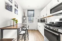 Oasis on the Hudson River: NYC Views & Vibes, Charming 2 Bedroom with Wifi