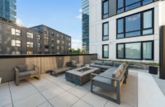 4BR Corporate Suite Central and Modern