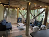 Feeling Frisco - 4-bedroom house in the OBX just steps to the beach.