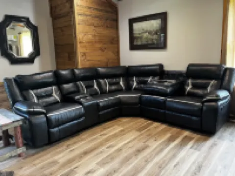 3-bedrooms, 2 bathrooms upstairs cabin in charming French Lick with AC