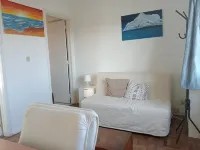 Family Apartment near Metro and Shopping. Pet Friendly! 本菲卡住宿飯店