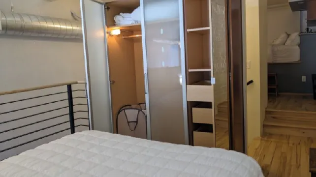 Charming 2-bedroom open loft apartment in downtown central Salt Lake City.