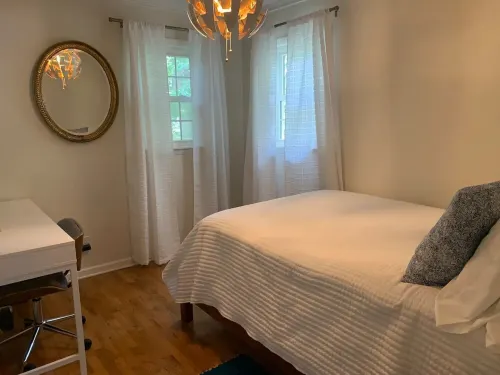 Caitlin's Cottage - Peaceful 2BR Retreat in North Marion