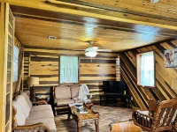 Peaceful Country Escape Near Lucedale 2 BR  1Bath on Private Family Farm Hotels in George County