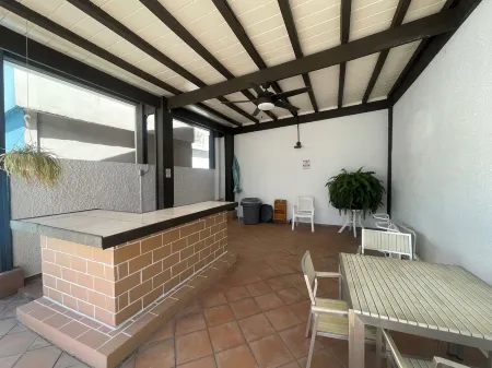 Beach Getaway- Cozzy apartment in Condado, San Juan PR