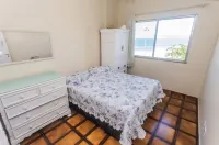 Praia do Forte! Apartamento todo de frente ao mar.