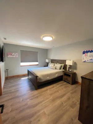 2 Bedroom Moose Apartment near Glacier MT with AC and WiFi Hotels in Hungry Horse