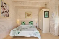 Quiet chalet 10 minutes from the beach