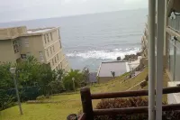 WAKE UP TO THE SOUND OF THE WAVES!1BEDROOM,SLEEPS4.ON THE BEACH Hotels in Umdloti