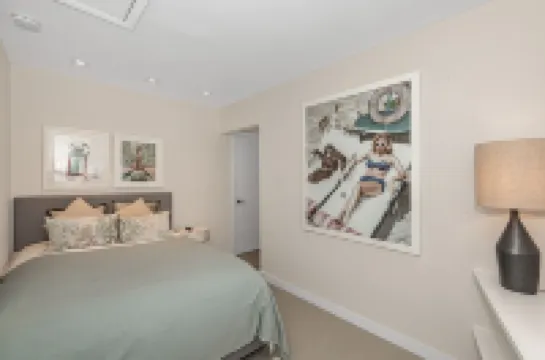 Spacious 5-bedroom house with beautiful backyard with pool in Key Biscayne Hotels in Key Biscayne