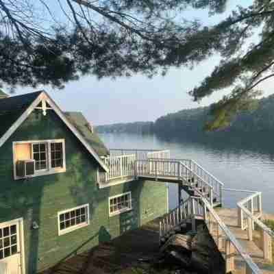 Waterfront Charming Muskoka Cottage Hotel Exterior