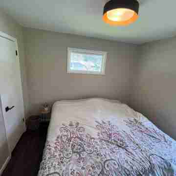 Renovated 3-bedroom house with granite and hardwood located near MOA and MSP Rooms