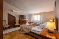 Luxury Apartment Nina (basement) with heated swimming pooll Hotels in Icici