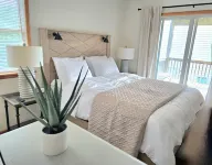 Remodeled Kitchen+Bath / 2Min Walk to Beach / Pool, Pickleball+Tennis / Gameroom