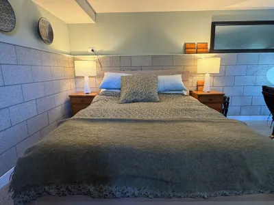 A private studio on Hobson Bay in historic Parnell. Central Auckland. Hotel a Parnell