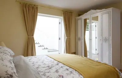 Duplex, stylish apartment in Leamington Spa Hotels near Royal Leamington Spa Town Council