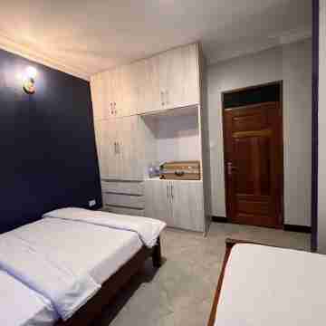 Self contained rooms with independent bathroom Rooms