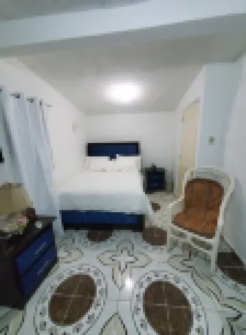 Cozy 2 bedroom apt 5 min to subway | Hot water!