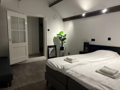 Luxury 6 person apartment city center Hotels in 
