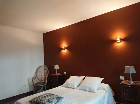 Typical Oleron house Отели в г. Сен-Пьер-д'Олерон