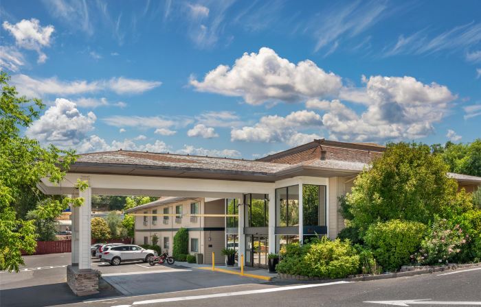 Best Western Plus Sonora Oaks Hotel  Conference Center